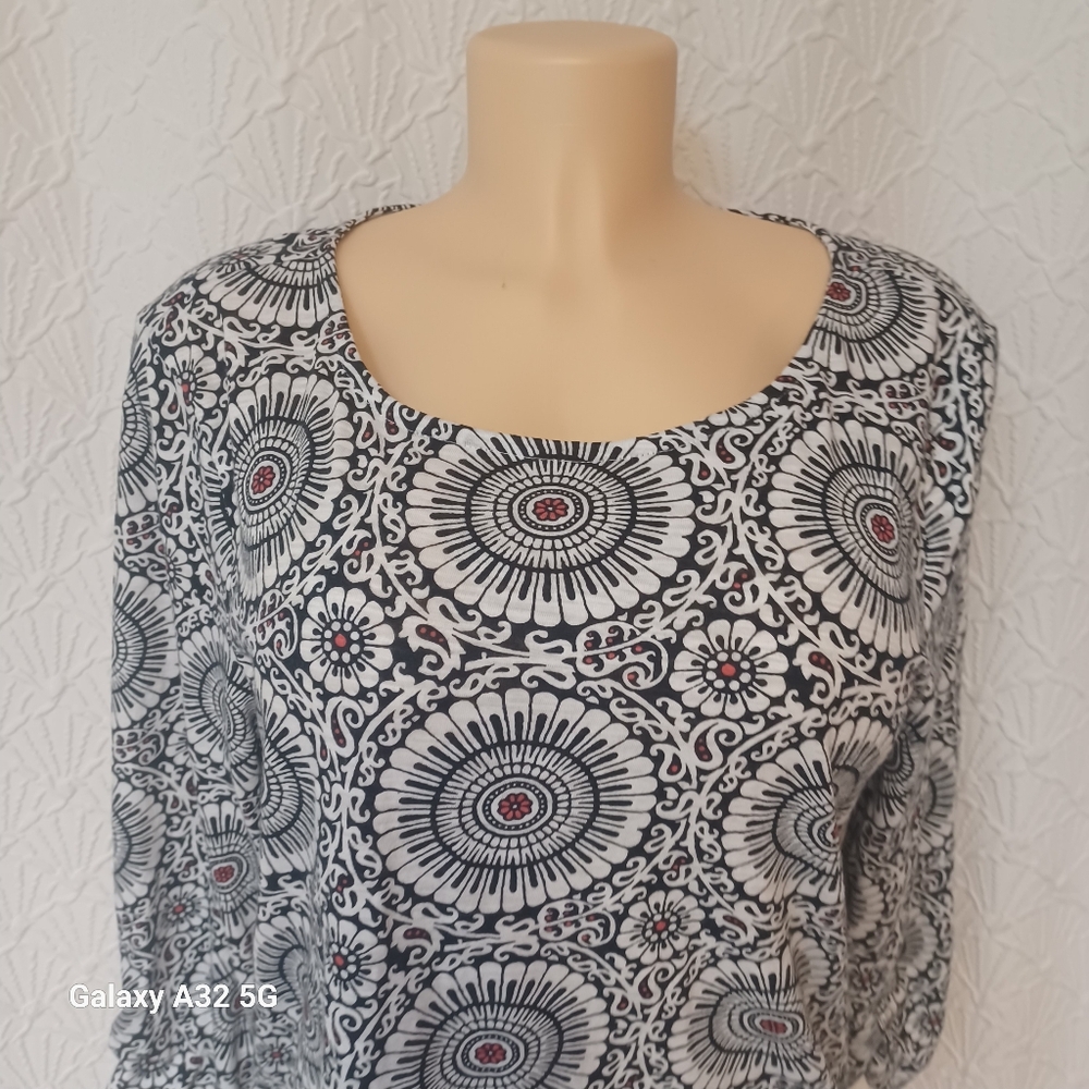 T by Talbots New Women Size LP Black and White Geometric Blouse - Picture 5 of 12